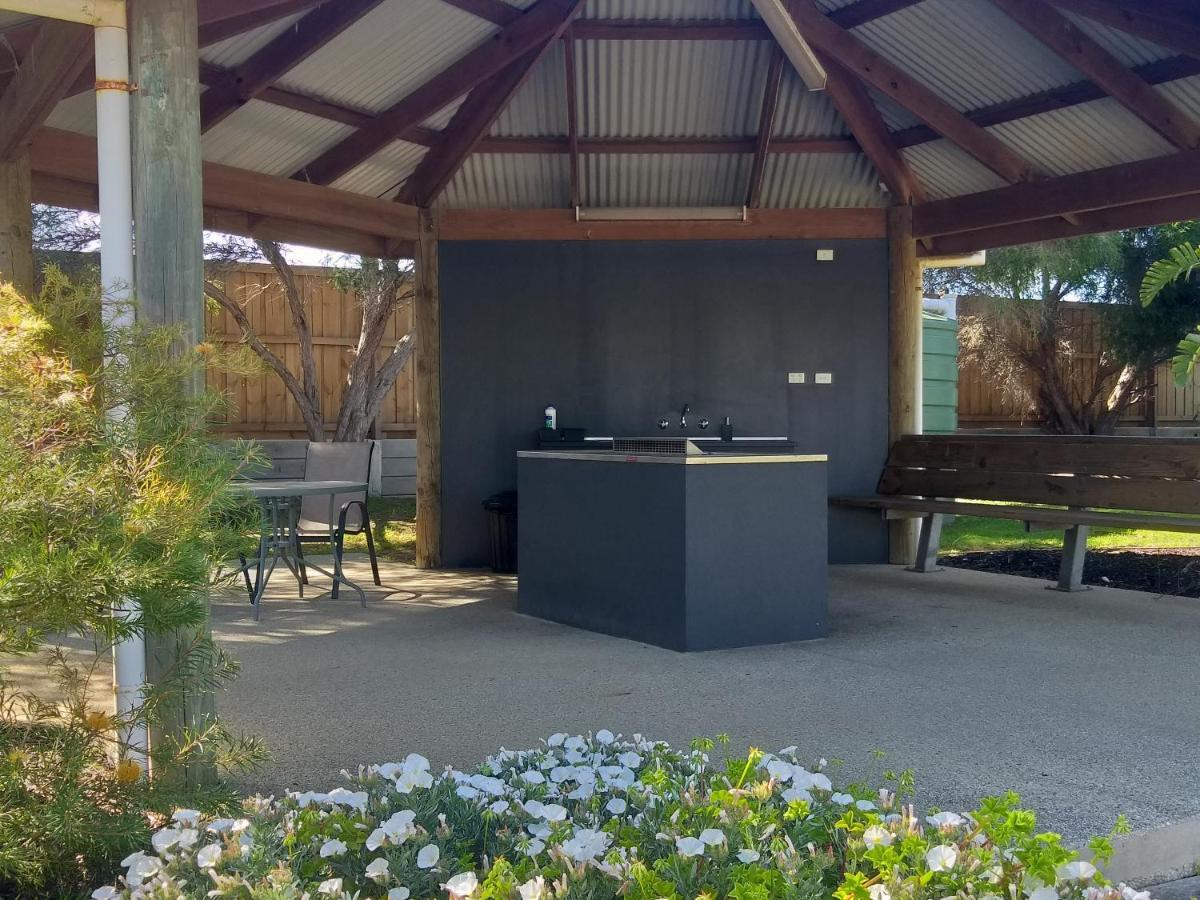 Island Cove Villas Cowes Bagian luar foto