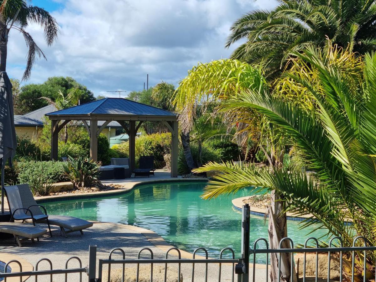 Island Cove Villas Cowes Bagian luar foto