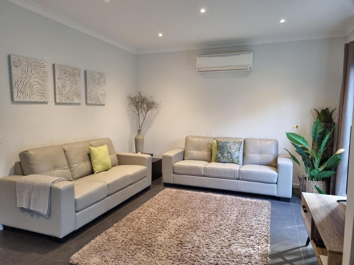 Island Cove Villas Cowes Bagian luar foto