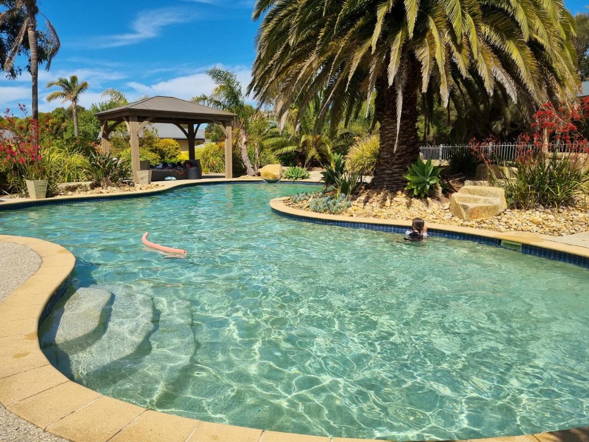 Island Cove Villas Cowes Bagian luar foto