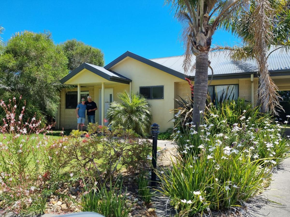 Island Cove Villas Cowes Bagian luar foto