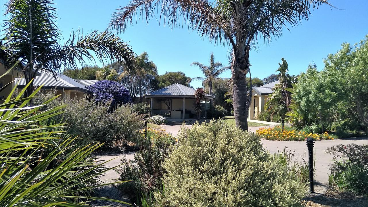 Island Cove Villas Cowes Bagian luar foto