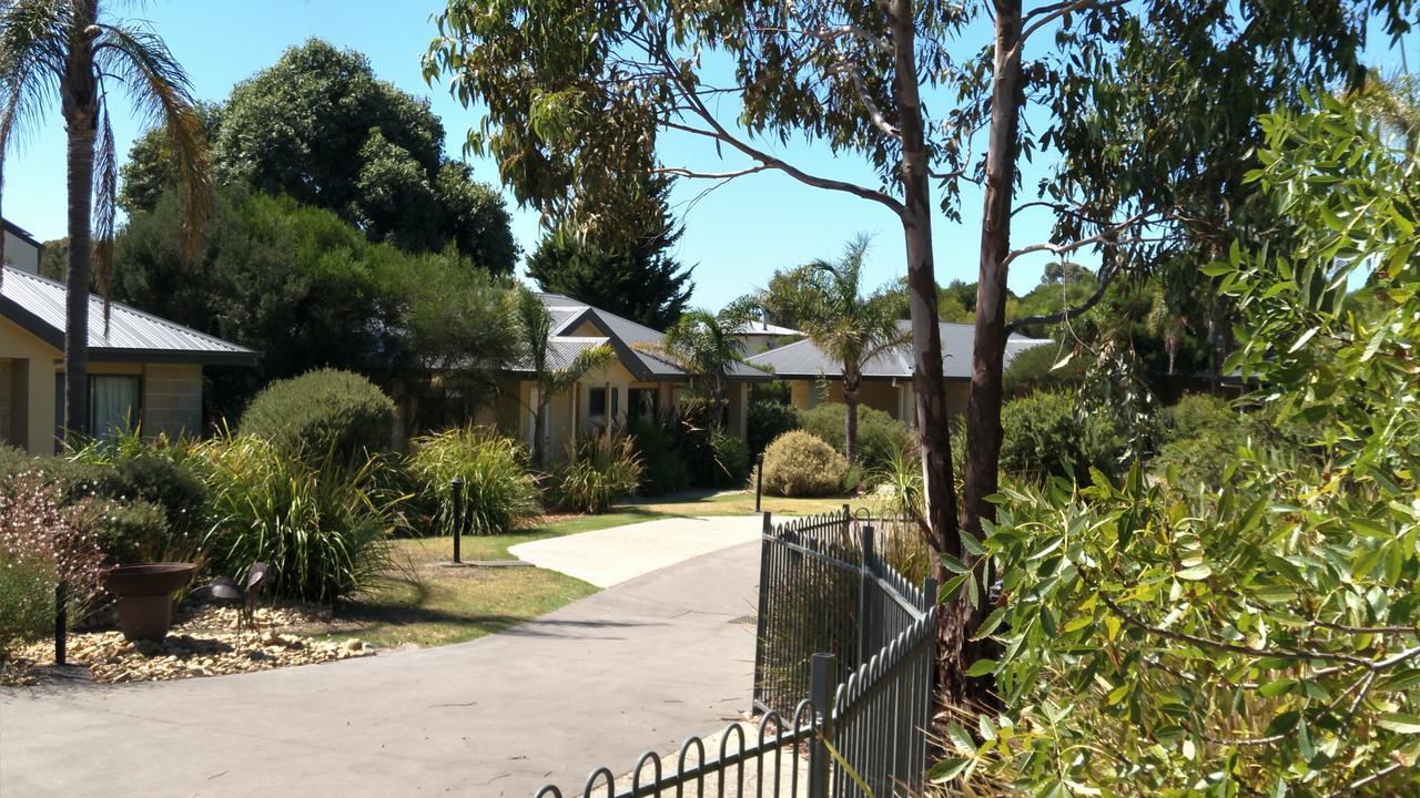 Island Cove Villas Cowes Bagian luar foto